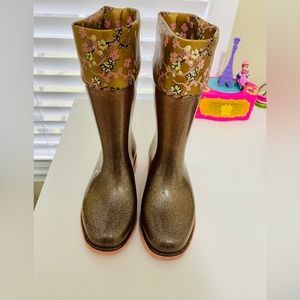 Mini Melissa size 1 girl rain boots.